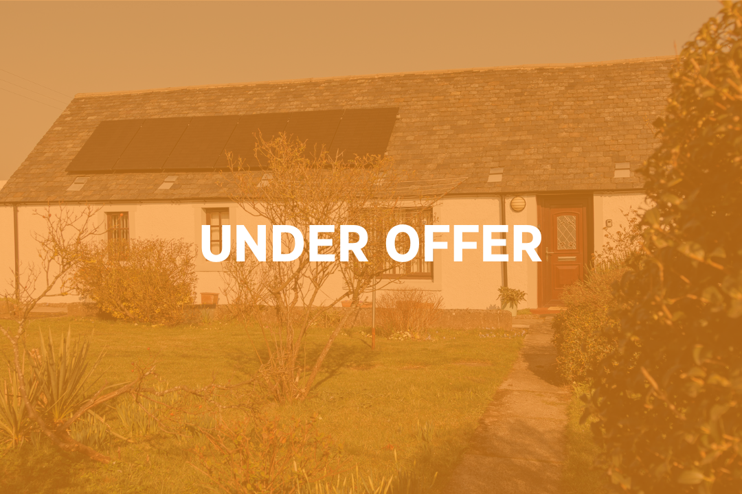 East Cunmont Cottage, Drumsturdy Road, Newbigging, DD5 3RE